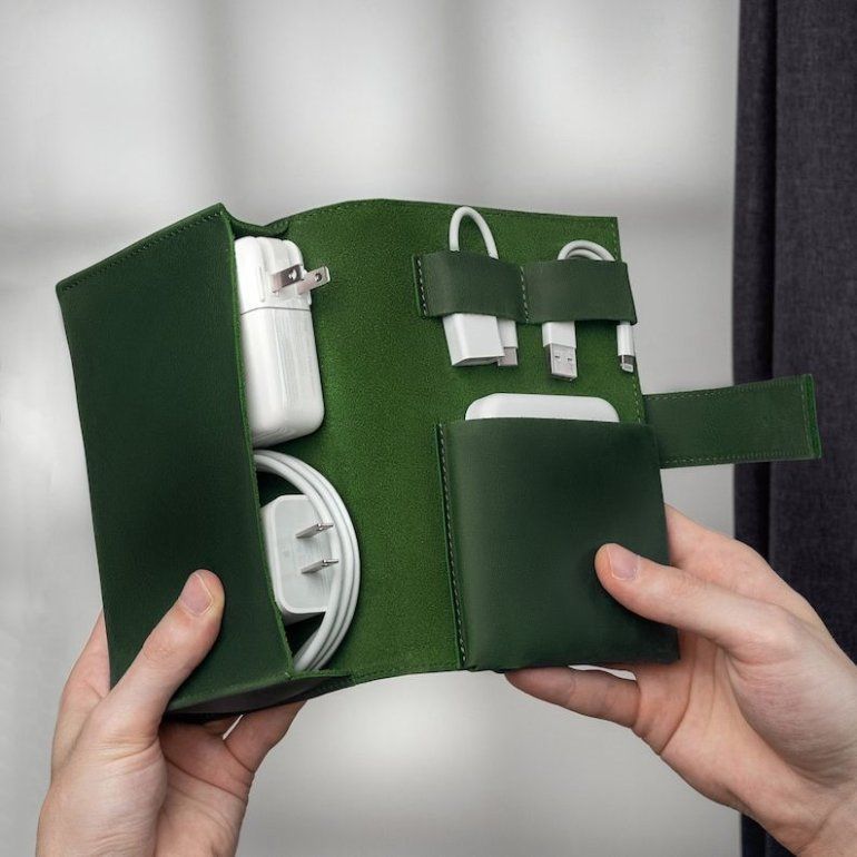 🔋 Зареди пътешествието си със стил и ред